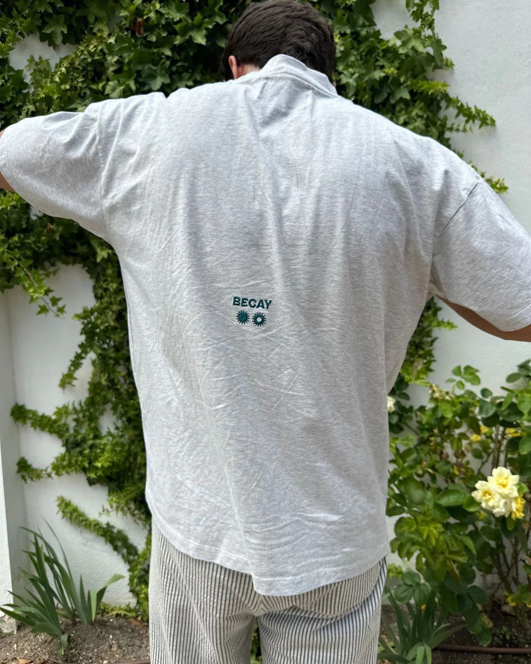 Ilia Light Gray T-Shirt - Image 4